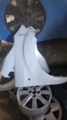 FORD COURİER SAĞ ÖN ÇAMURLUK