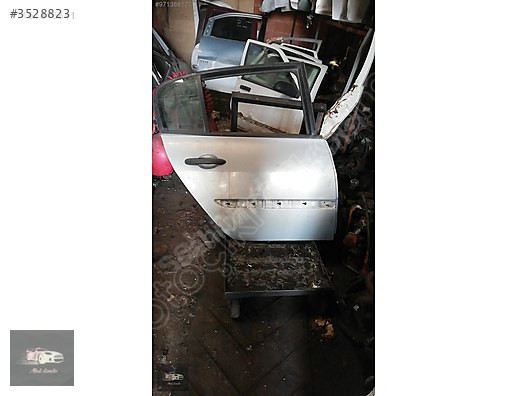 Renault Megane 2 sağ arka kapı 2005 model dolu