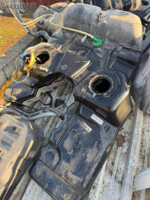 VOLKSWAGEN TOUAREG  YAKIT DEPOSU