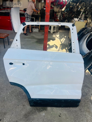 Seat Ateca çıkma arka sağ kapı beyaz renk