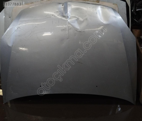 mitsubishi Lancer kaput