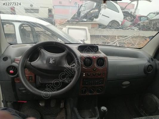ÇIKMA PEUGEOT PARTNER GÖĞÜS