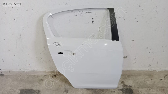 Opel corsa d sag arka kapi
