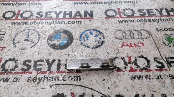 3G0853996D Passat b8 ön sag marşbiyel kaplaması çıtası