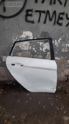 Ford fiesta sağ arka kapı