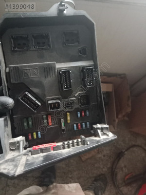 Peugeot 206 sigorta kutusu kod 18035220