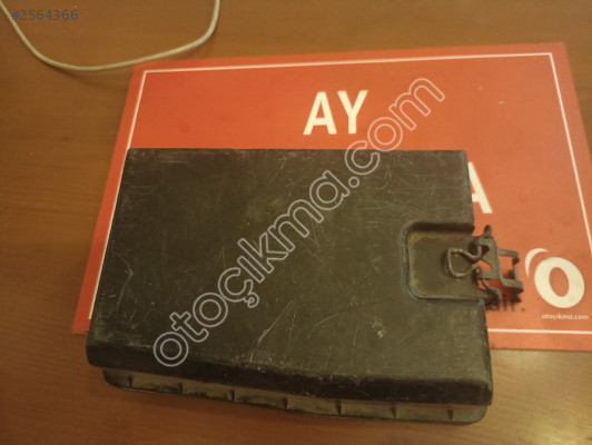 Ford Mondeo MK 2 sigorta kutusu kapağı orj