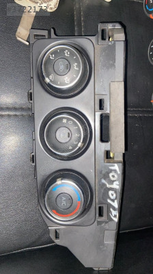 TOYOTA CORALLA KLİMA KONTROL PANELİ 05366077016