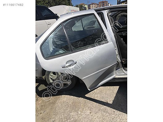 VW Bora Sağ Arka Kapı - Orijinal Çıkma Parça