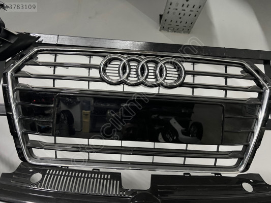 Audi a4 Ön panjur 8W0853651
