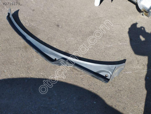 AUDİ A6 ÖN SİLECEK PLASTİĞİ BAKALİT 4G1819403