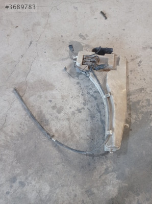 BMW X5 4.8I E70 SİLECEK SU DEPOSU 7161465