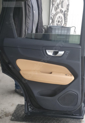 volvo xc60 2023 sol arka kapı döşemesi (son fiyat)