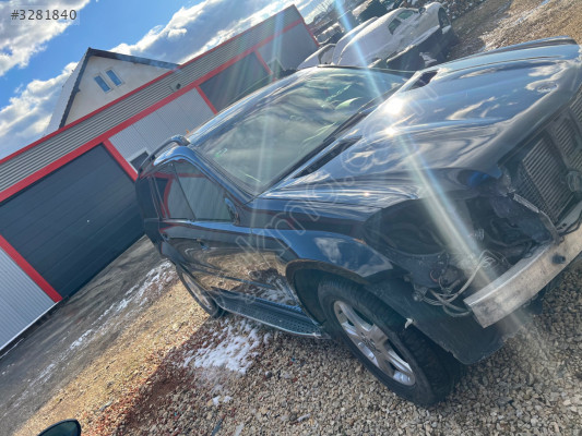 MERCEDES ML 350 ÇAMURLUK SAĞ