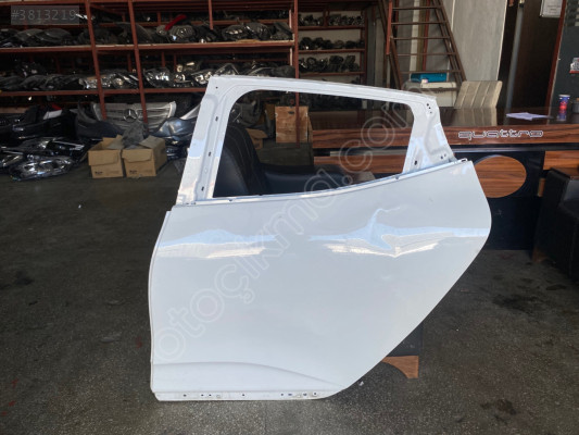 Renault Cılio 5 orijinal çıkma temiz beyaz sol arka kapı