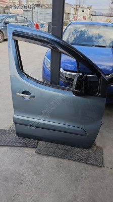 citroen berlingo 2012 çıkma orjinal sağ ön kapı (son fiyat)