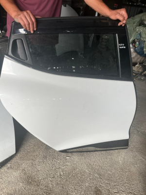 RENAULT CLİO4 SAĞ ARKA KAPI OTO FEDAİ