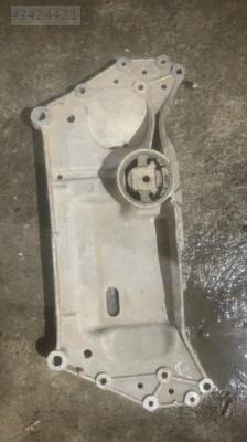 VW Jetta 1k0199369 Model Motor Traversi - Oto Çıkma Parçaları
