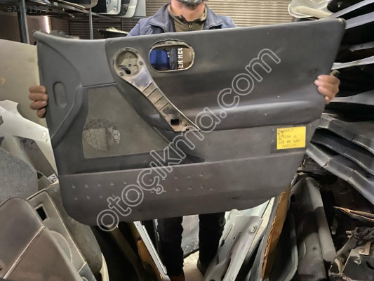 RENAULT MEGANE 2 SAĞ ÖN KAPI DÖŞEMESİ ORJİNAL 2003-2008