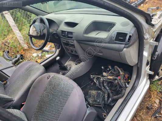 Renault clio symbol talia torpido hatasız sökme