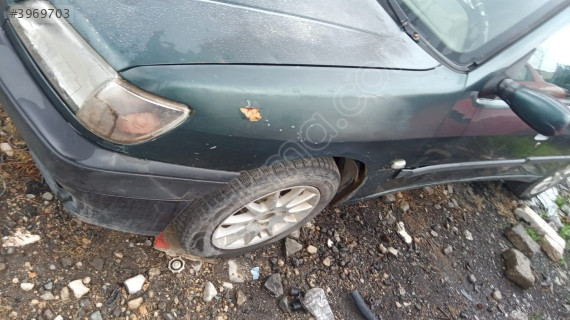 Pejo 306 sol çamurluk yedek parça