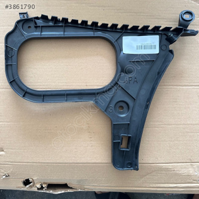Audi a3 arka tampon braketi