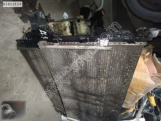 Renault Master 3 2.3 Dci Su Radyatörü Klimalı 214107695R 2140054