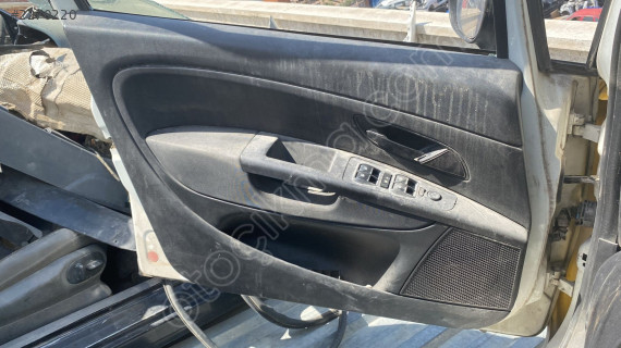 Fiat linea çıkma sol ön kapı döşemesi