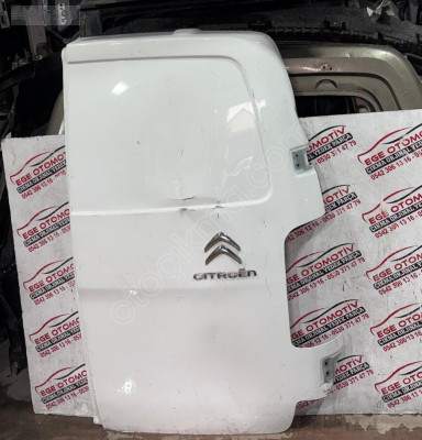 2019/2024 CİTROEN BERLİNGO VAN SAĞ BAGAJ KAPAĞI ORJINAL