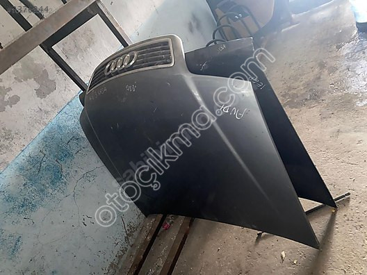 AUDI A3 ÖN KAPUT