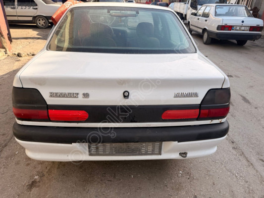 Renault r19 bagaj kapağı