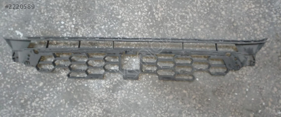 8Y0807647 20-22 AUDİ A3 SEDAN ORJ. ÇIKMA TAMPON ORTA IZGARA