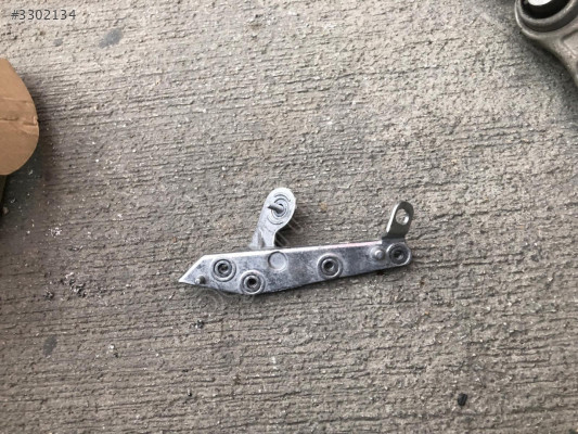 RANGE ROVER VELAR L560 SOL ÇAMURLUK BRAKETİ J8A2-16291-AA