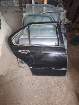 BMW E36 Sağ Arka Kapı