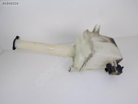 AUDI A4 SİLECEK SUYU DEPOSU