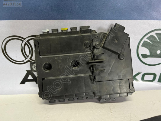 MERCEDES C220-C200-C180 W205 SİGORTA KUTUSU A 205 540 28 50