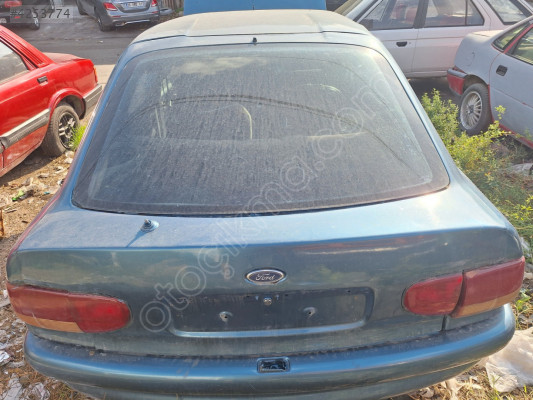 Ford Escort bagaj kapağı