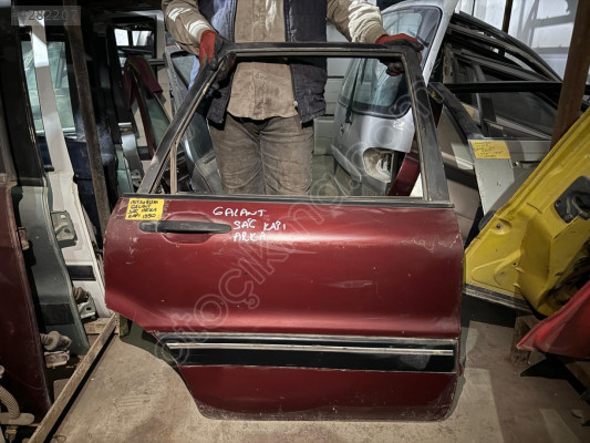 MİTSUBİSHİ GALANT SAĞ ARKA KAPI DOLU 90 MODEL KIRMIZI RENL