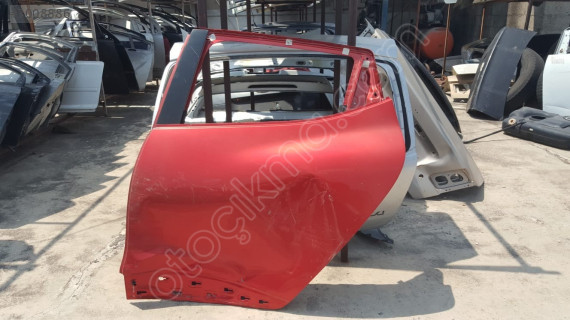 RENAULT CLIO 4 ÇIKMA SOL ARKA KAPI ORJİNAL