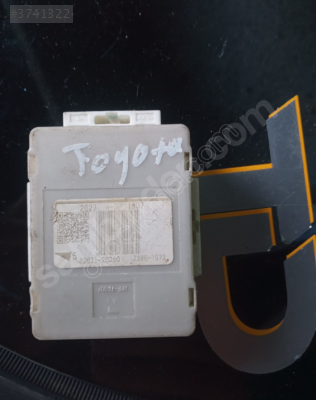 TOYOTA  SİGORTA KUTUSU BAĞLANTI RÖLESİ 8267120350