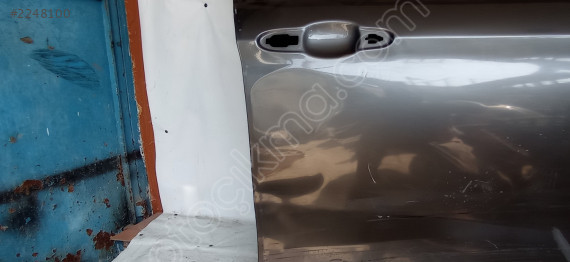 Fiat egea 2815 2023  çıkma sağ ön kapi