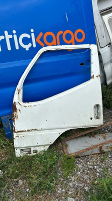 Isuzu şampiyon sol ön kapı