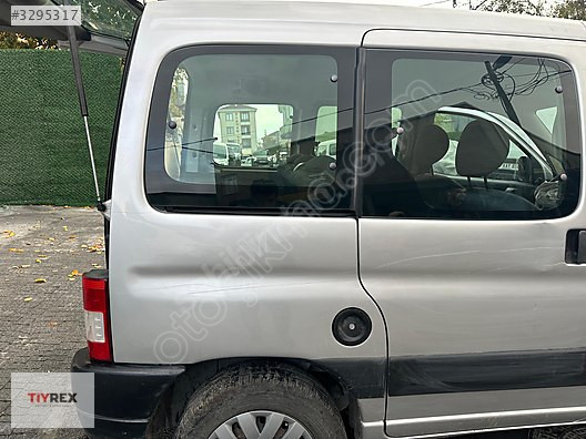 CITROEN BERLİNGO PEUGEOT PARTNER 98-10 SÖKME SAĞ ARKA ÇAMURLUK