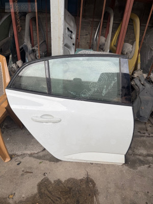RENAULT MEGANE 4 DOLU TEMİZ SAĞ ARKA KAPI