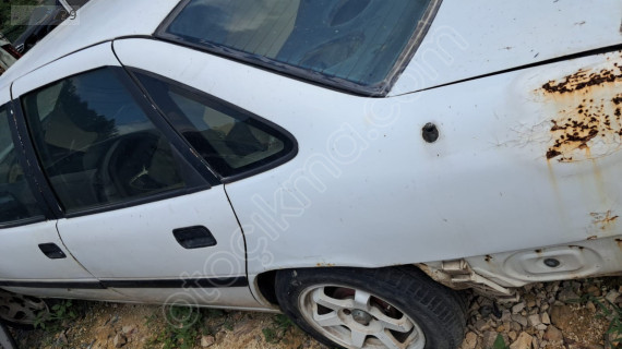 OPEL VECTRA A SOL ARKA ÇAMURLUK KESME.OTO ERKAN ÜNYE