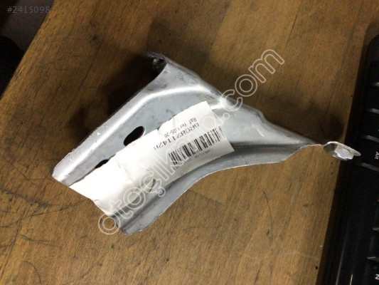 Volkswagen Polo Ön çamurluk tutucusu sağ 6R0821142B