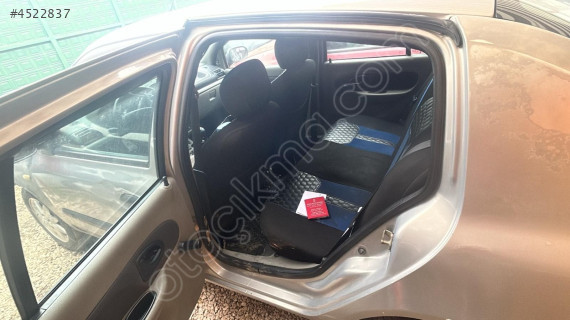 Clio 2 sol arka kapı lastiği araçtan sökme