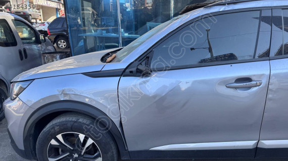 PEUGEOT 2008   -  SOL ÖN KAPI