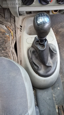 Renault Kangoo vites konsolu