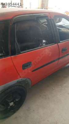 Corsa  B Arka  kapıları  sağ  ve sol